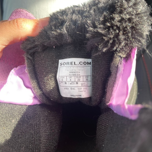 Toddler Size 5 Sorel Winter Boots - Picture 5 of 5